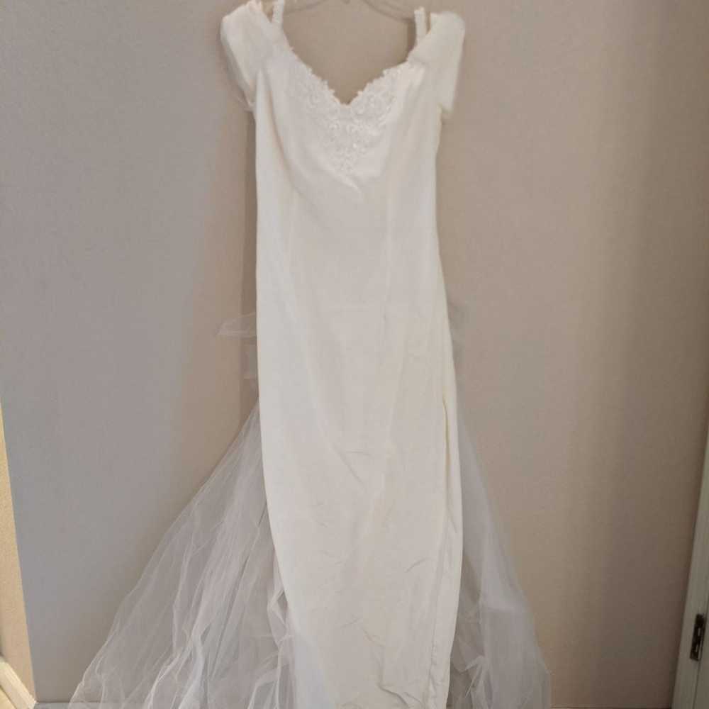 Vintage Cream Off Shoulder Wedding Dress - image 5