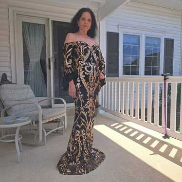 Fabulous Black and Gold Mesh and Sequined Gown Si… - image 1