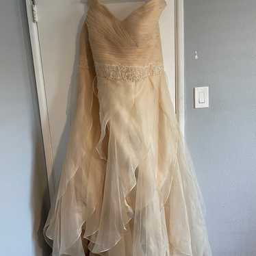 Wedding dress - image 1