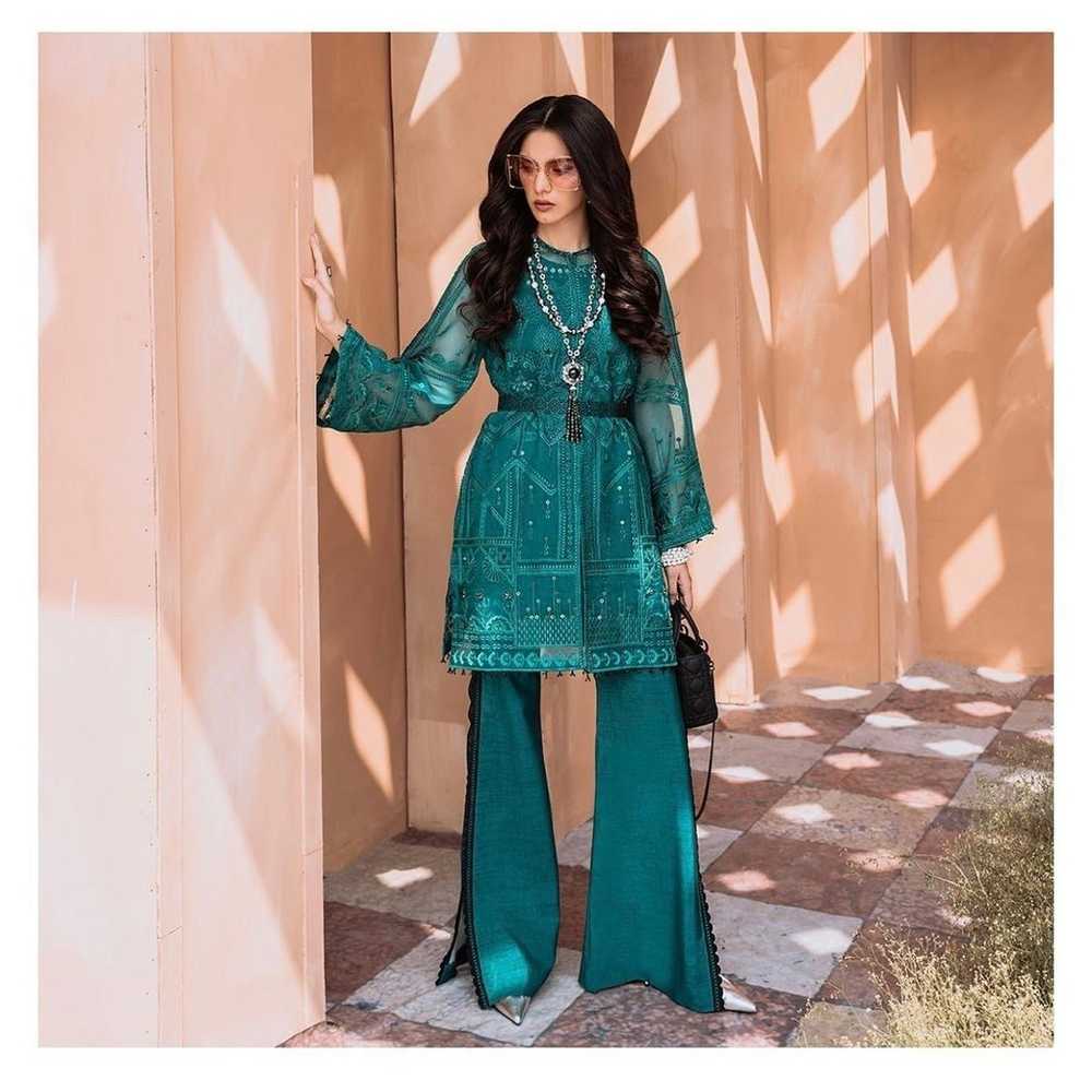 Pakistani Designer Suffuse by Sana Yasir Dress Vi… - image 4