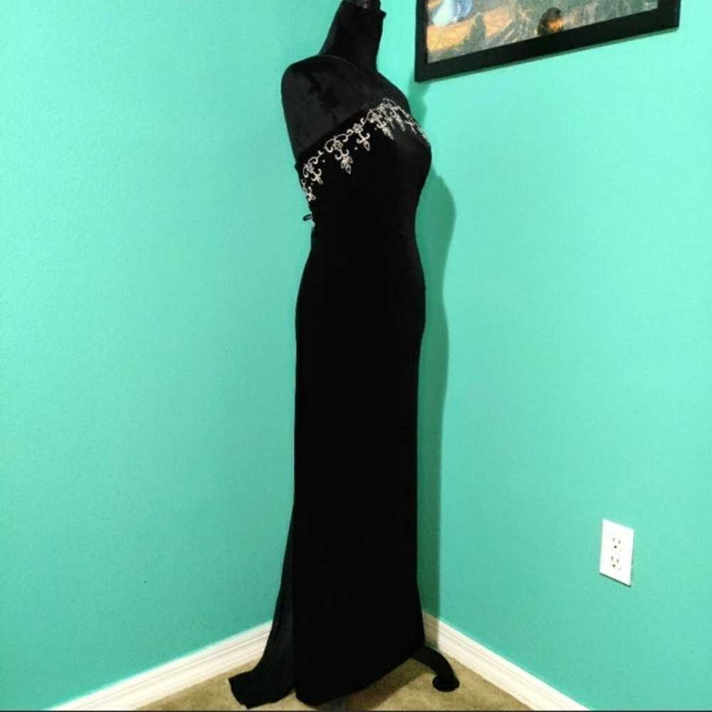 Black velvet embroidered evening gown - image 2