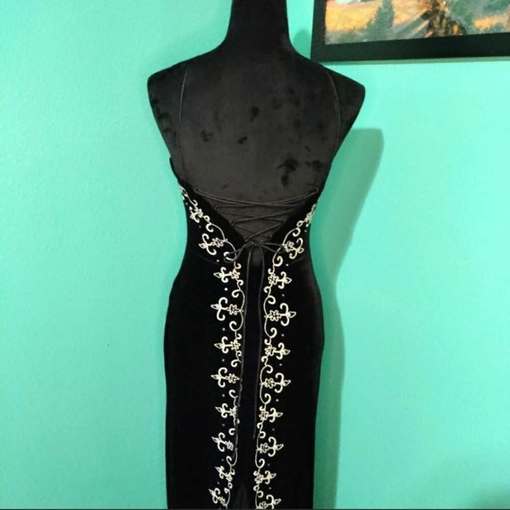 Black velvet embroidered evening gown - image 3