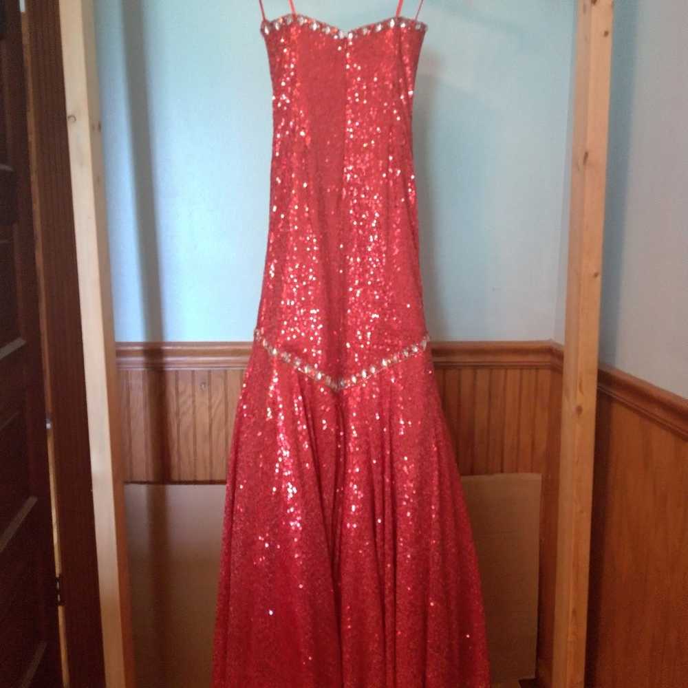 red prom dress - image 4
