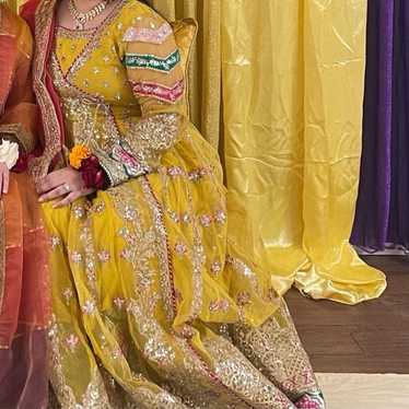 The Allure of Pakistani Mehndi Dresses