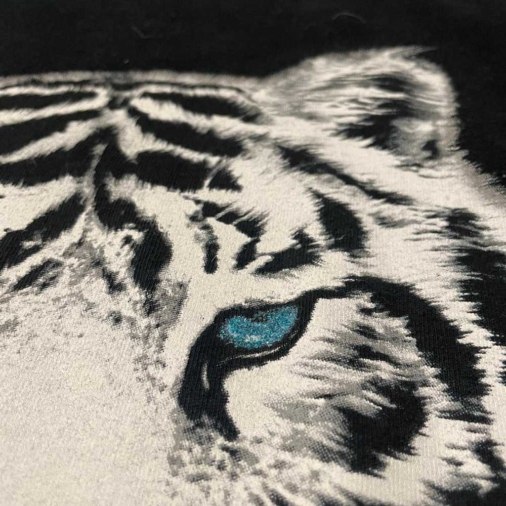 Rainforest Cafe Orlando “White Tiger” T-shirt (Sz… - image 3