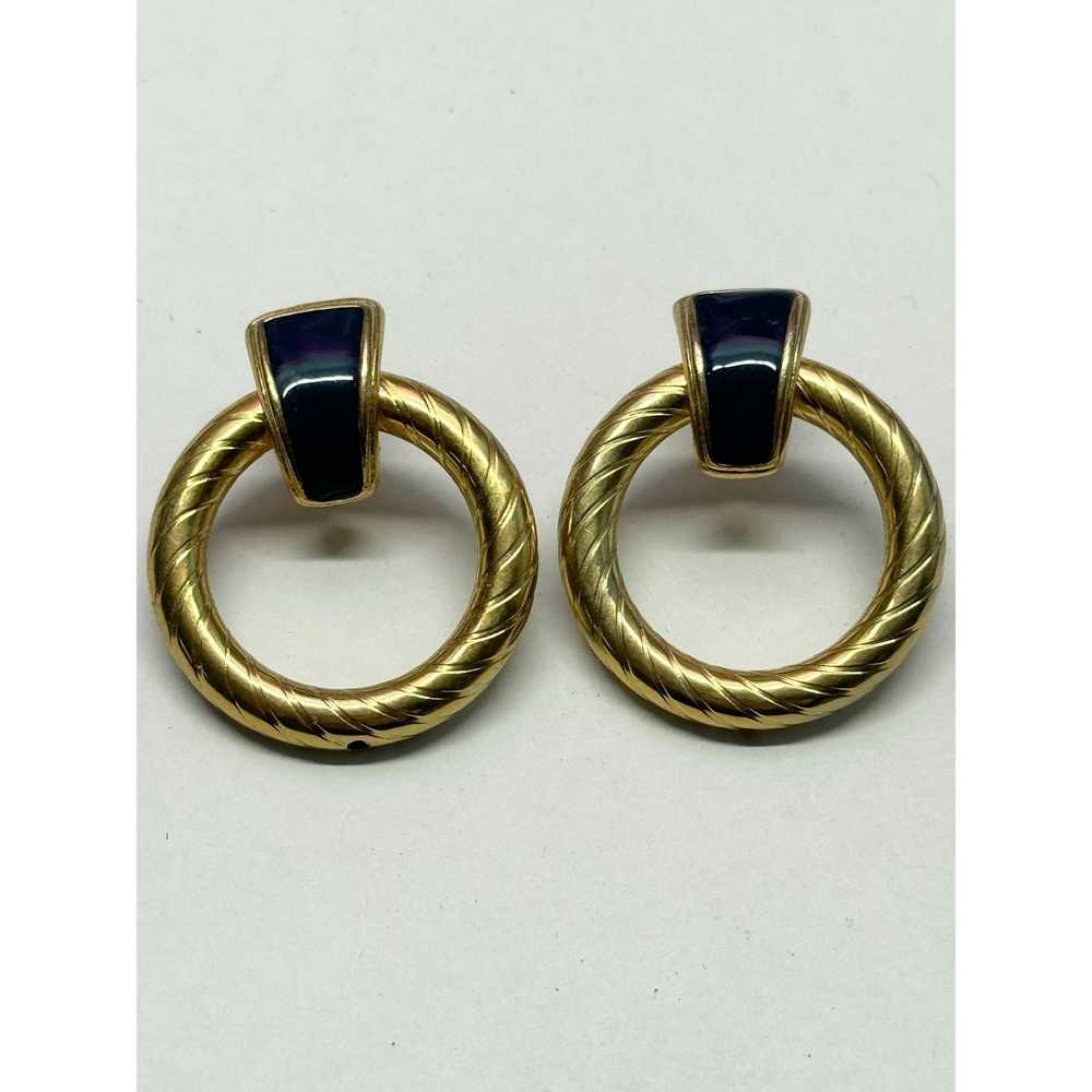 Vintage Vintage gold enamel hoop earrings - image 2