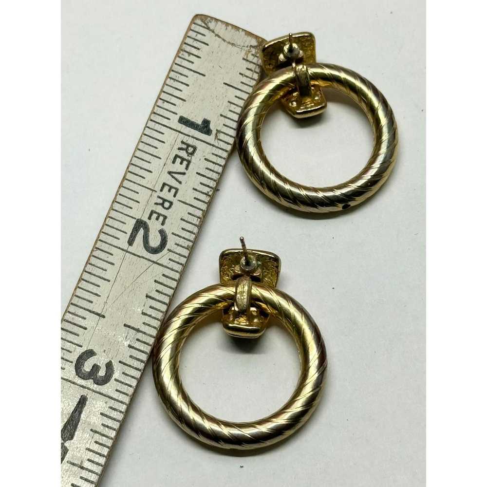 Vintage Vintage gold enamel hoop earrings - image 4