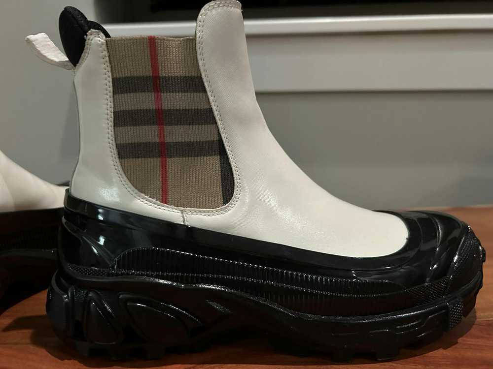 Burberry Burberry Arthur Boots - image 3