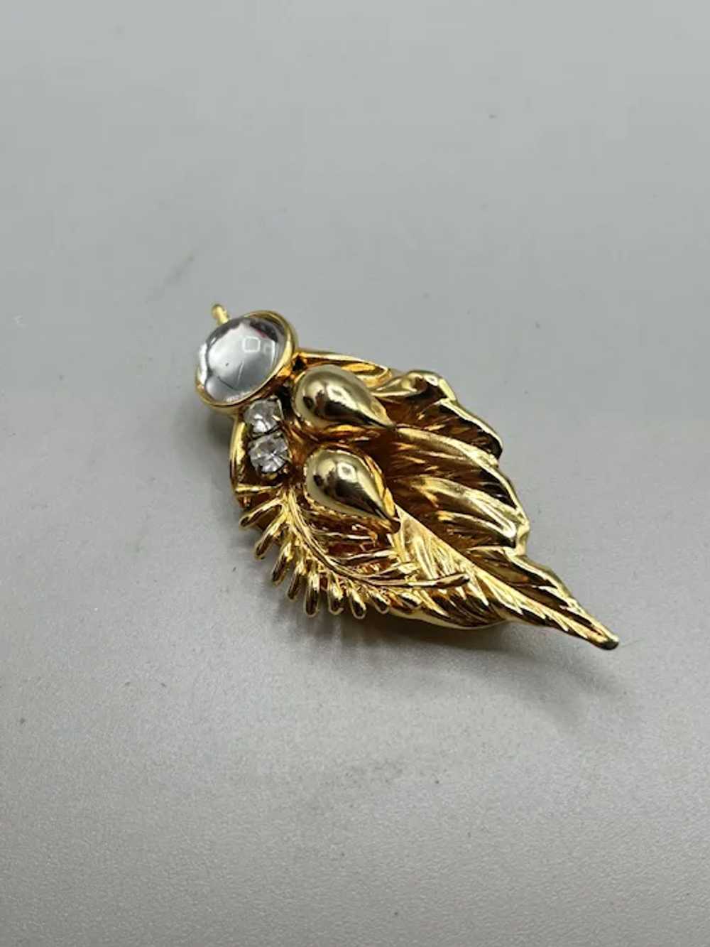 Vintage 90s Pin Brooch Shiny Gold Tone Feather Le… - image 3