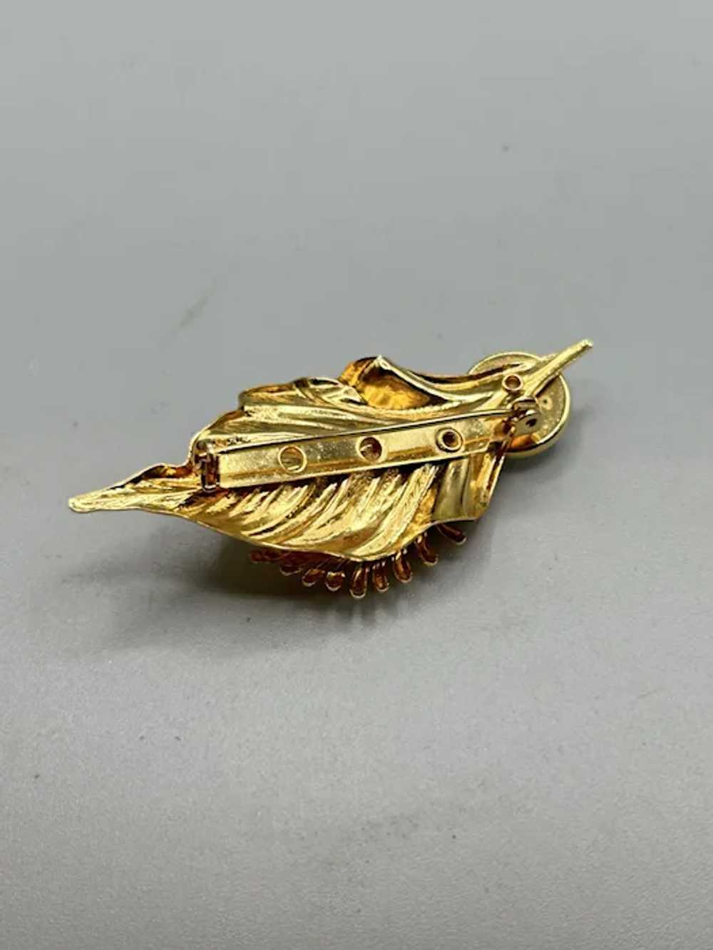 Vintage 90s Pin Brooch Shiny Gold Tone Feather Le… - image 5