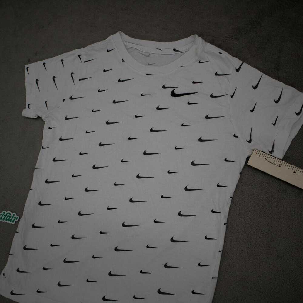 Nike Boys Graphics Logo T-Shirt Short Sleeves Rou… - image 4