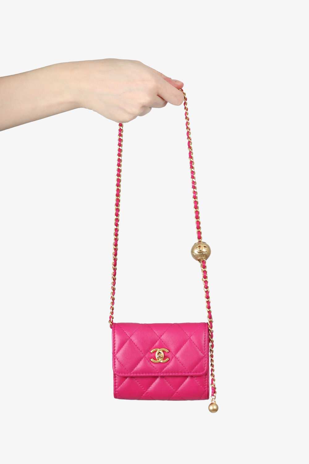Pre-loved Chanel™ Pink Quilted Leather Pearl Crus… - image 2