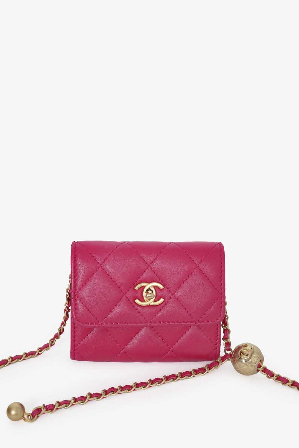 Pre-loved Chanel™ Pink Quilted Leather Pearl Crus… - image 4