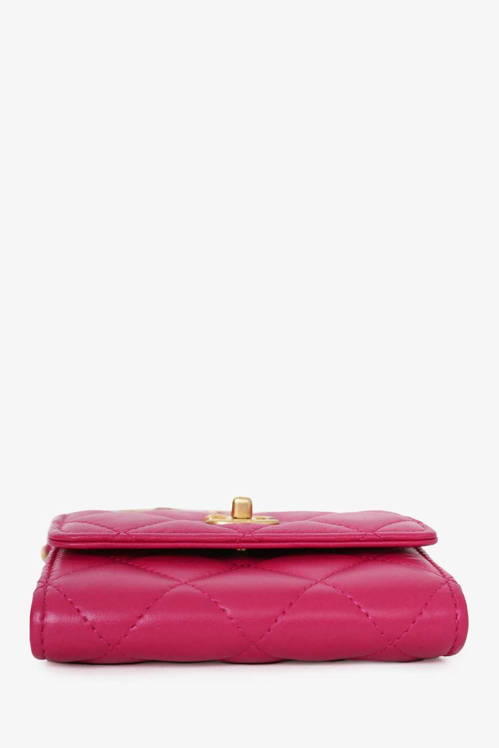Pre-loved Chanel™ Pink Quilted Leather Pearl Crus… - image 9