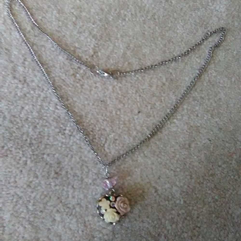 Stunning vintage raised flower Necklace Perfect g… - image 3