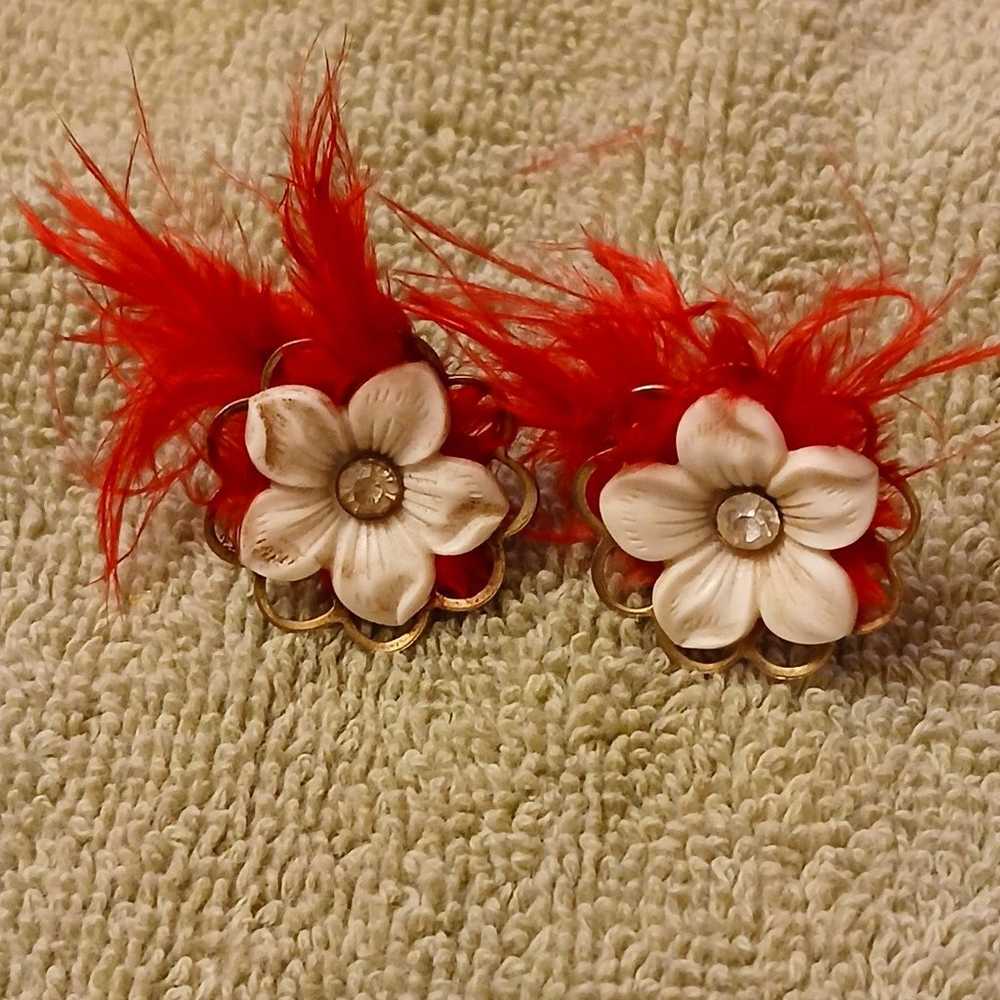 Vintage feather and flower screw on earrings - image 2