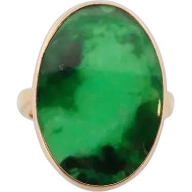 18k Green Jade Thin ring. Jade Bezel set ring. Ver