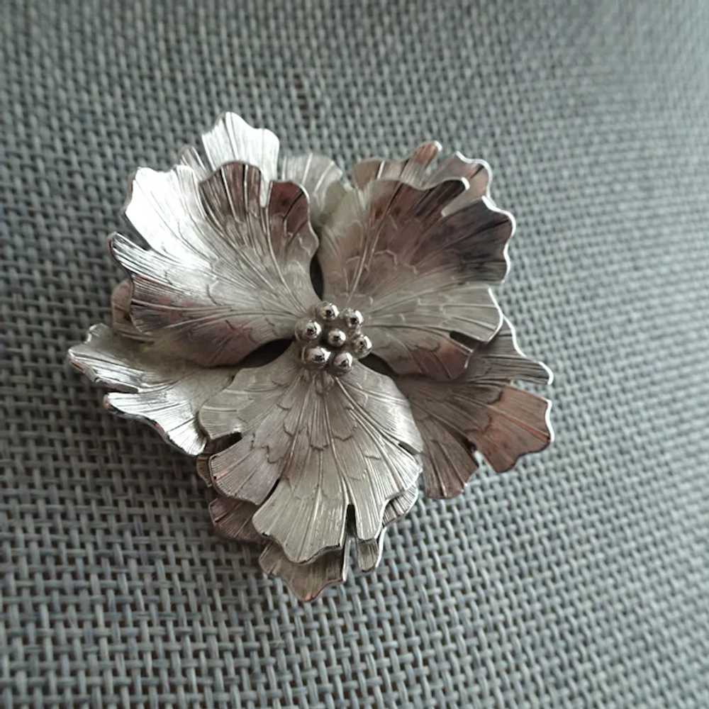 LOVELY Vintage Floral Brooch, Beautiful Details, … - image 2