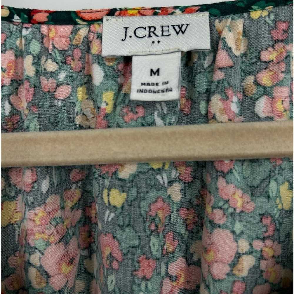 J crew v neck smocked floral midi dress with pock… - image 4