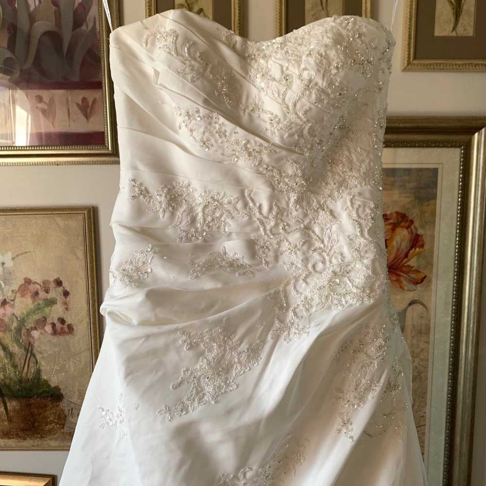 David’s Bridal ivory beaded lace strapless weddin… - image 2