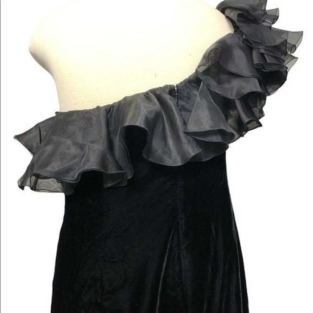 Georgio Armani Black Evening Velvet Dress, One Sh… - image 4