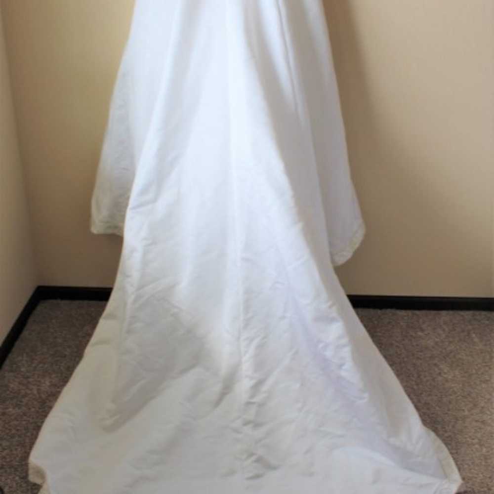 Womens Wedding Gown - image 5