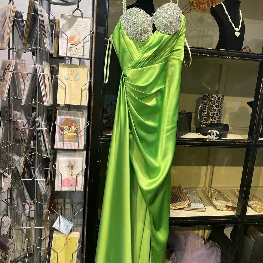 Green gown - image 4
