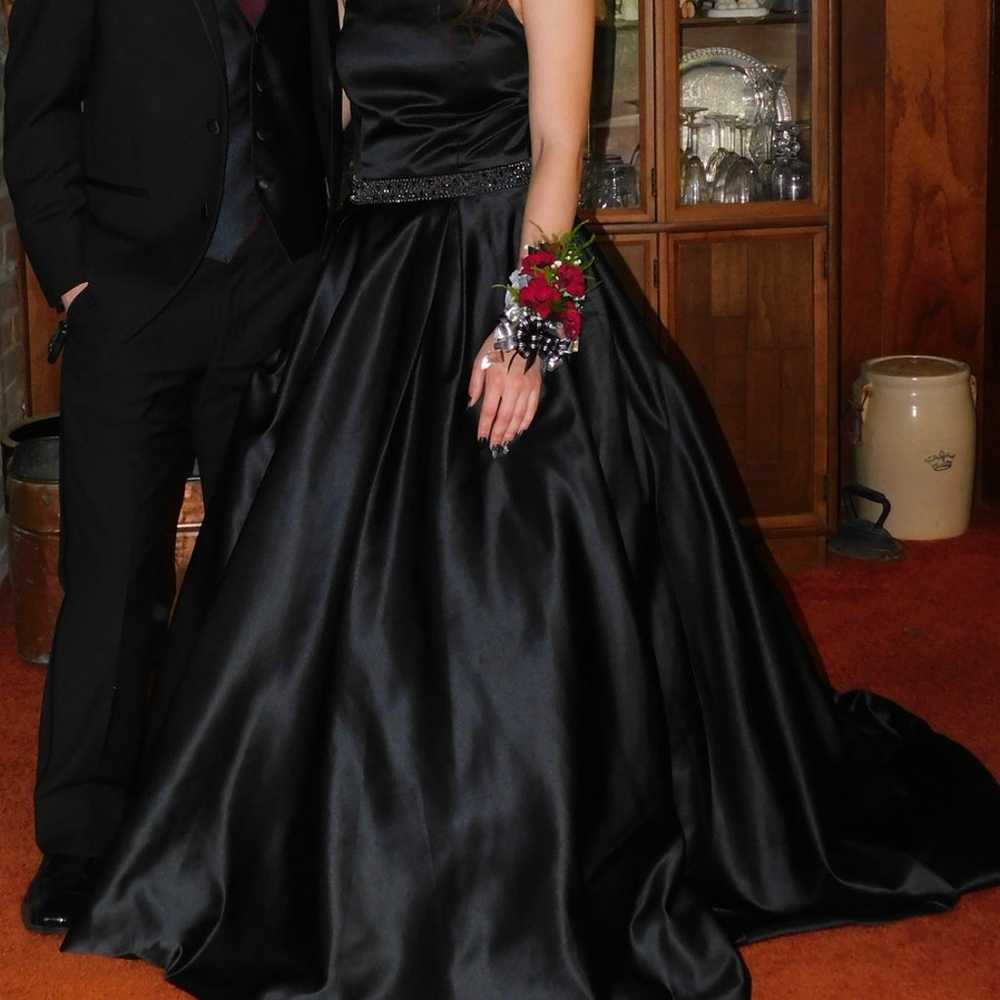 Black ball gown - image 4