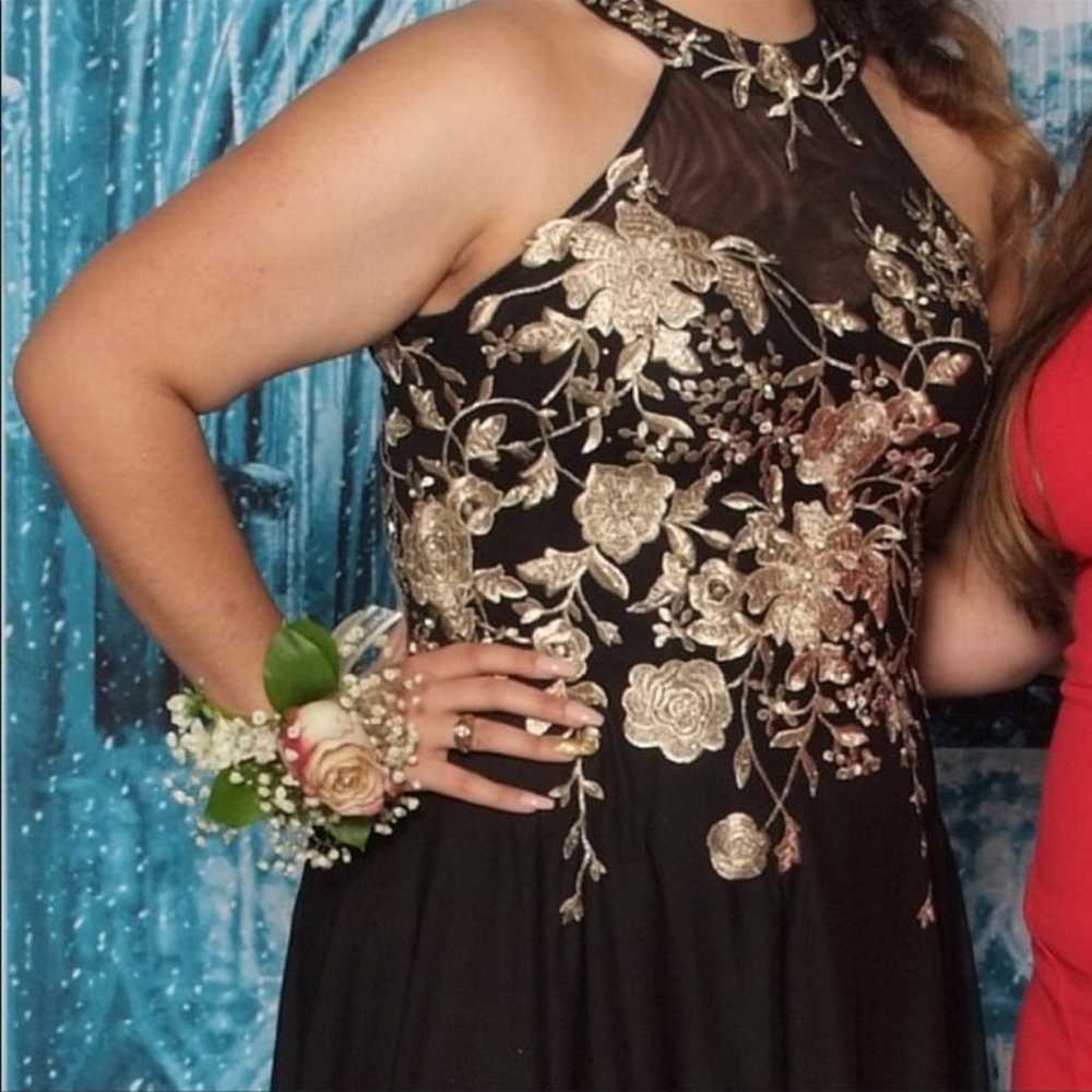 Black and Gold Prom Dress - image 3