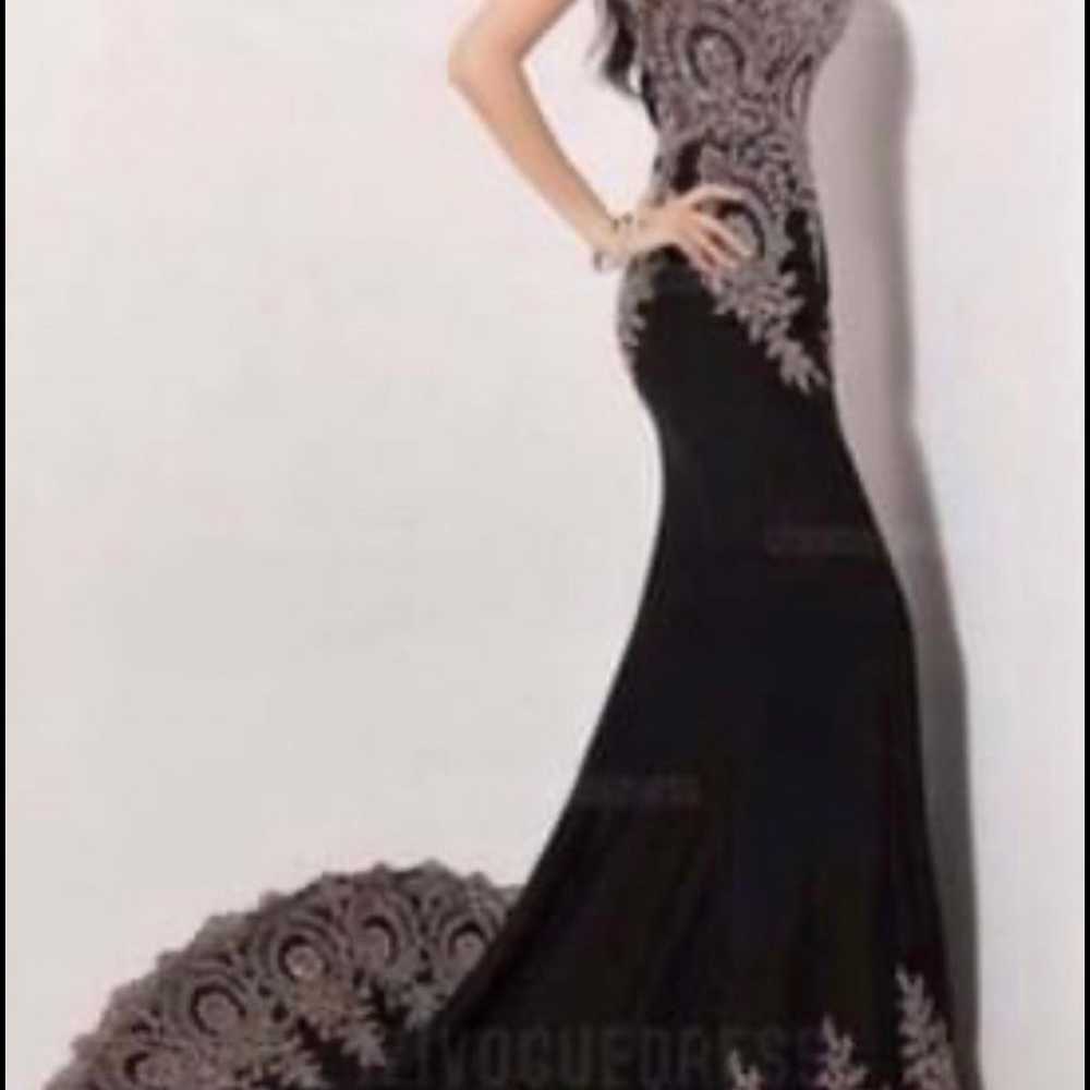 evening gown - image 3