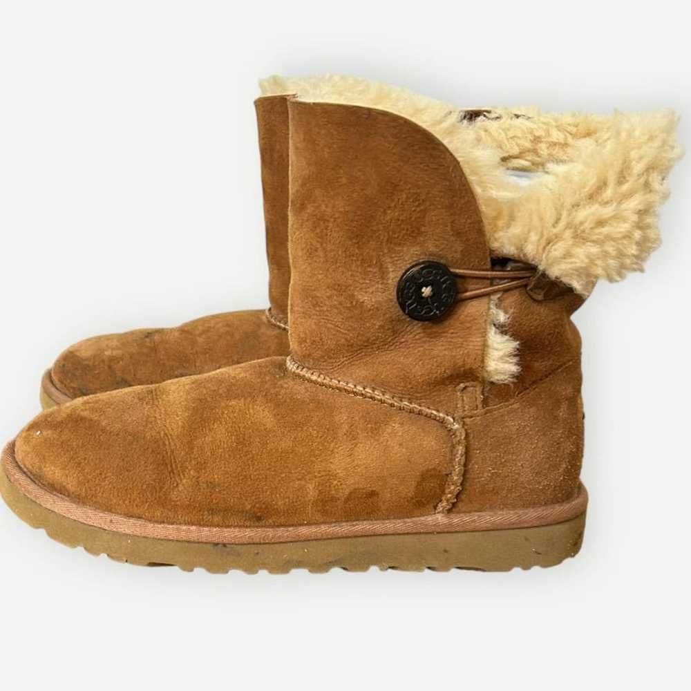 Ugg UGG Bailey Button Short Boot 5 Chestnut Tan S… - image 2