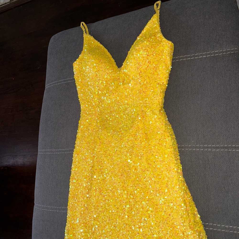 Yellow dress - image 2