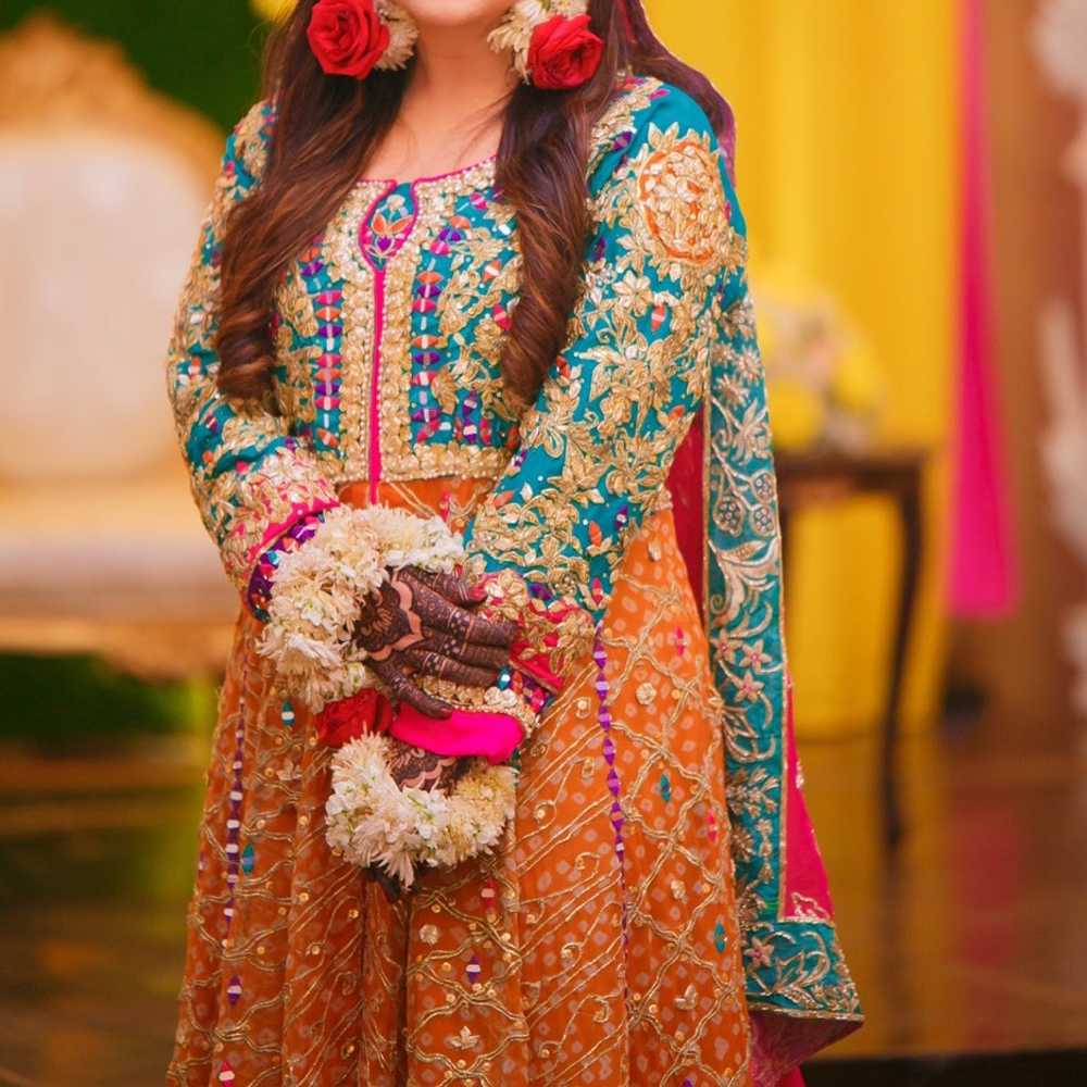pakistani indian dresses for mehendi - image 5