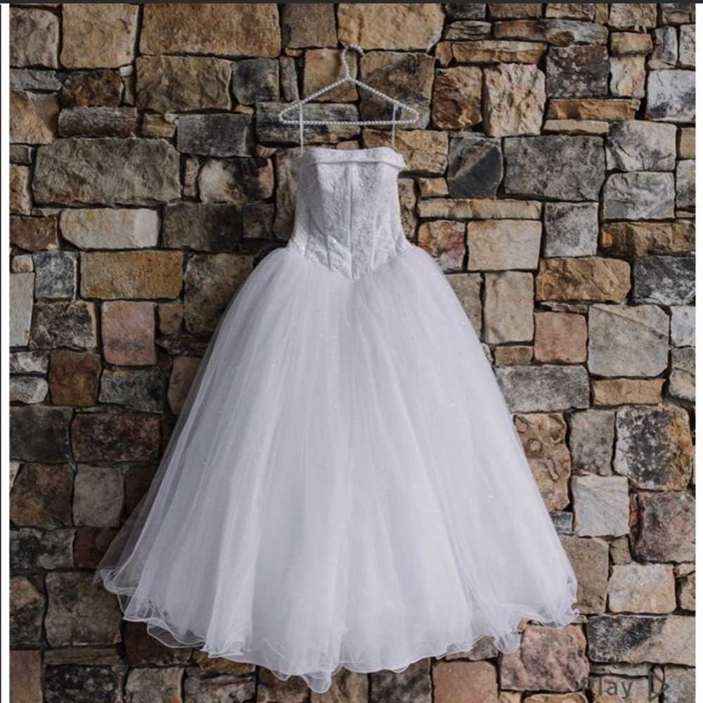 Ballgown style Wedding Dress - image 1