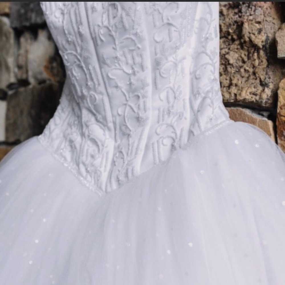 Ballgown style Wedding Dress - image 2
