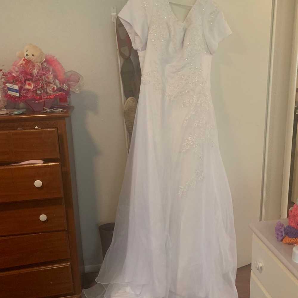 Bridal dress - image 2