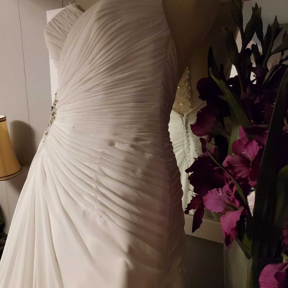 wedding dress size 10 (street size 6-8) - image 6