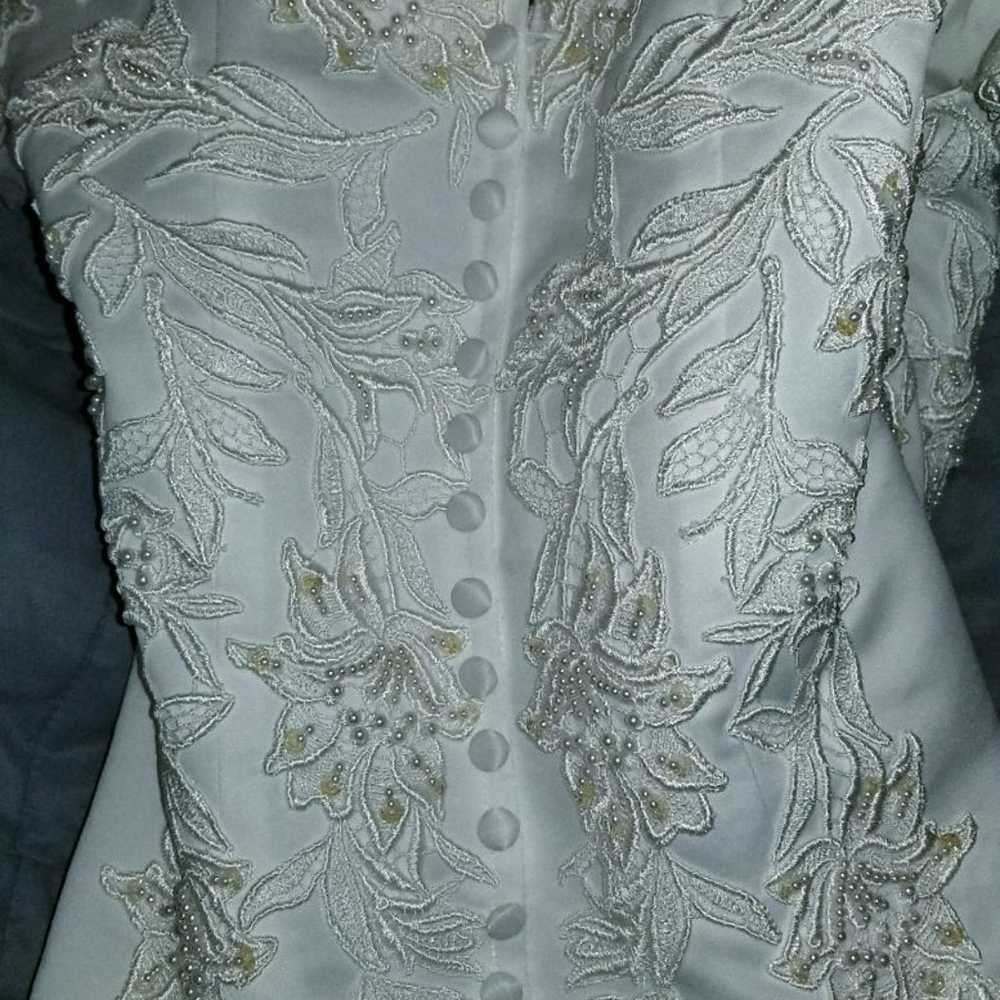 Oleg Cassini wedding gown - image 4