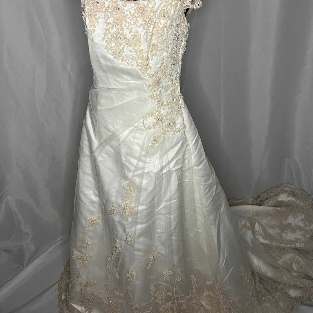 wedding dress size 12 - image 1