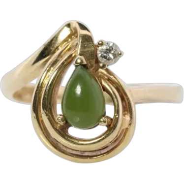 10k Green Apple Jade Jadeite Diamond ring. Pear cu