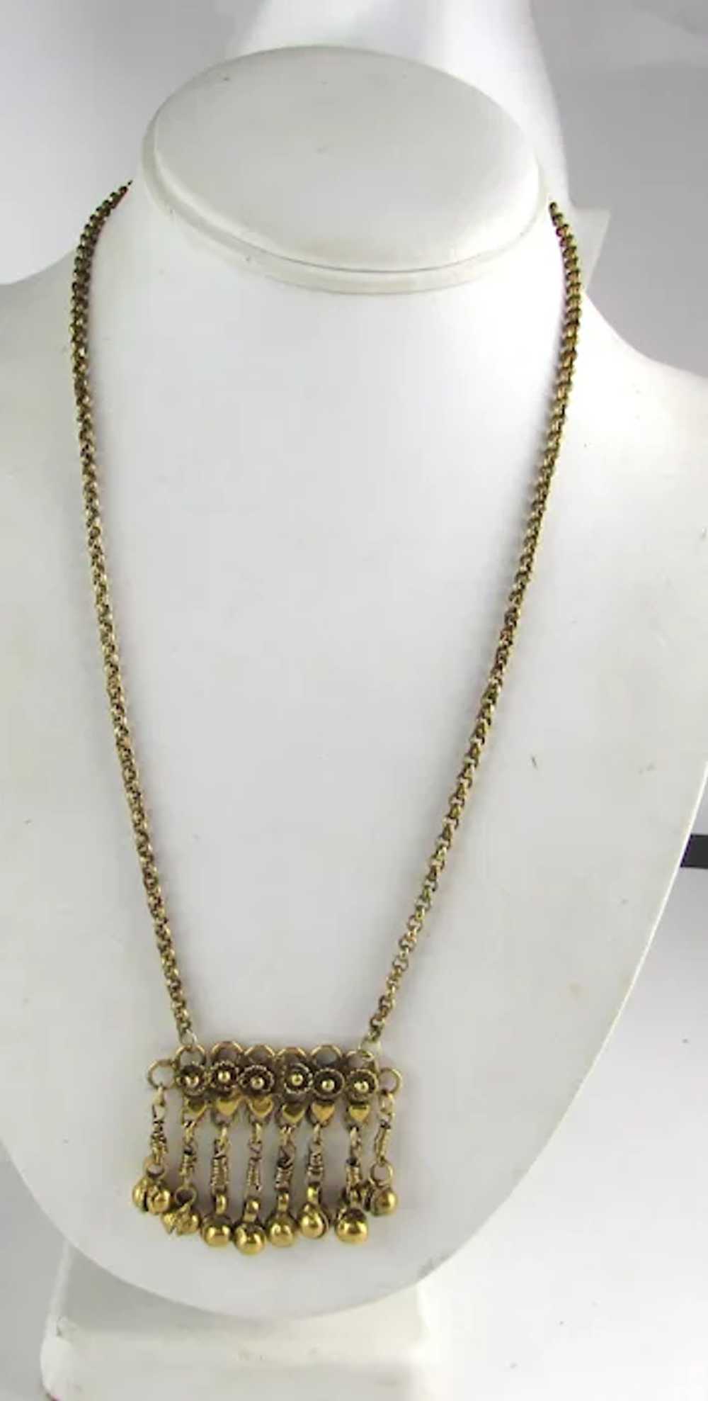 Vintage Necklace With Lots of Movement in Gold To… - image 2