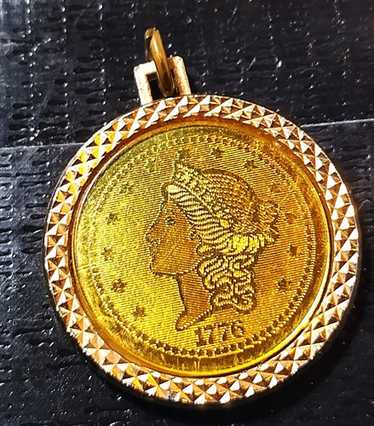 美しいデザインのオルゴール Gold 1776 $20 - Gem