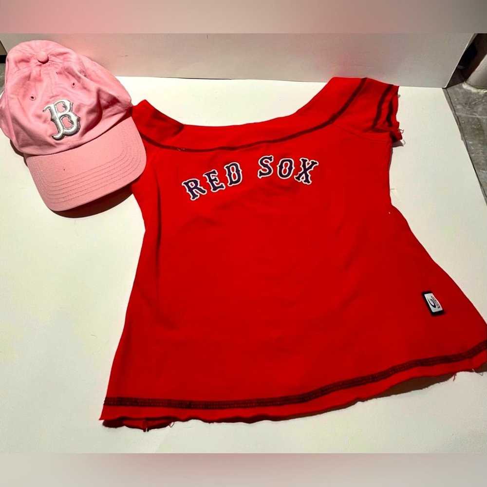 Women’s Red Sox hat and vintage babydoll tee bund… - image 1