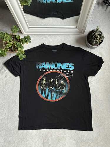 Band Tees × Streetwear Ramones Vintage Big Logo S… - image 1