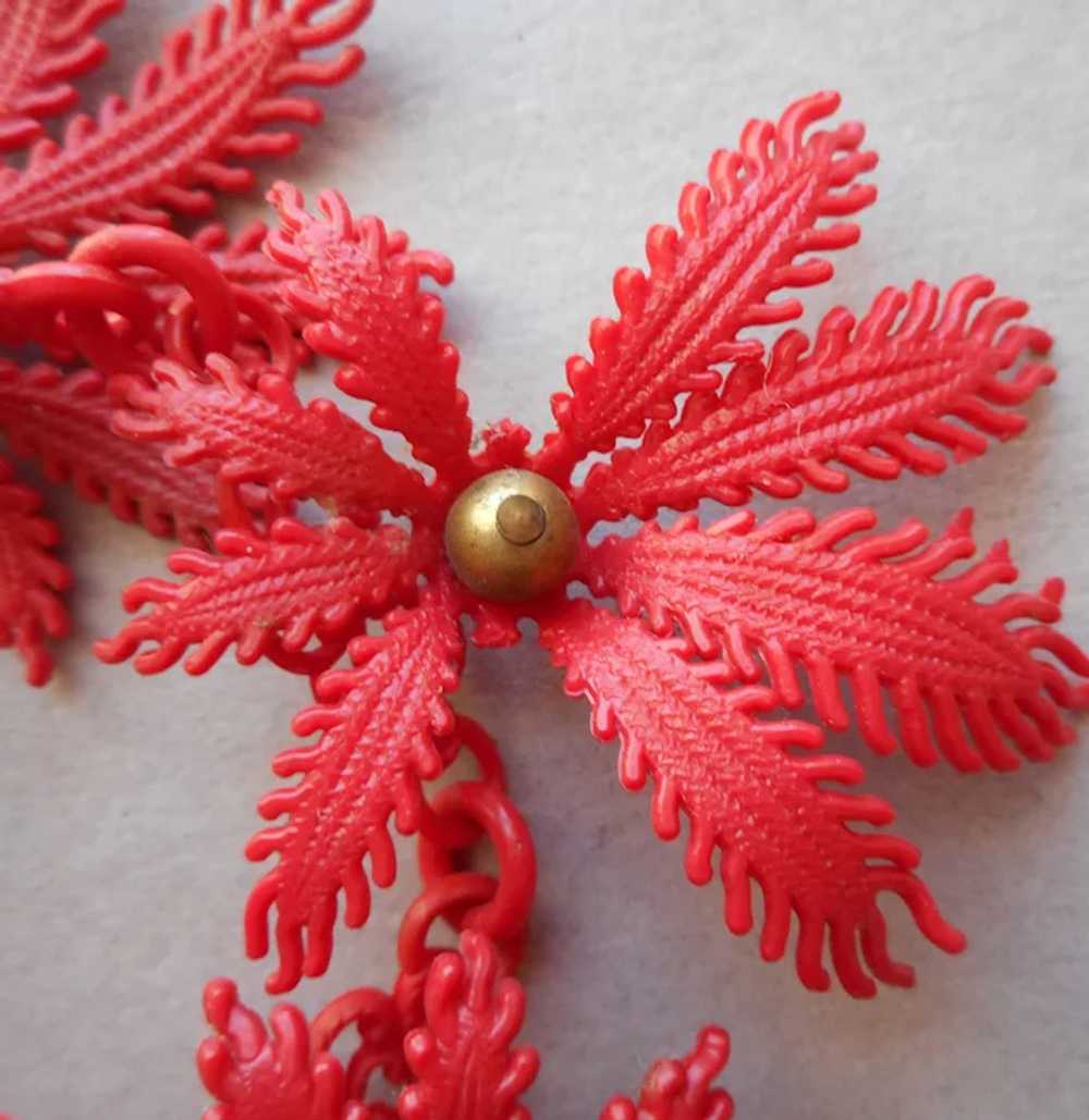 1940s to 1950s Red Plastic Flowers Lacy Chain Nec… - image 10
