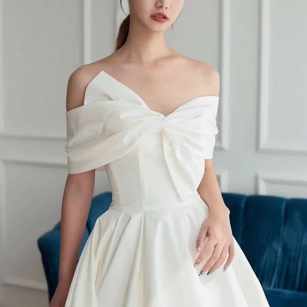 Bow-shaped Satin A-Line Wedding Gown - image 2