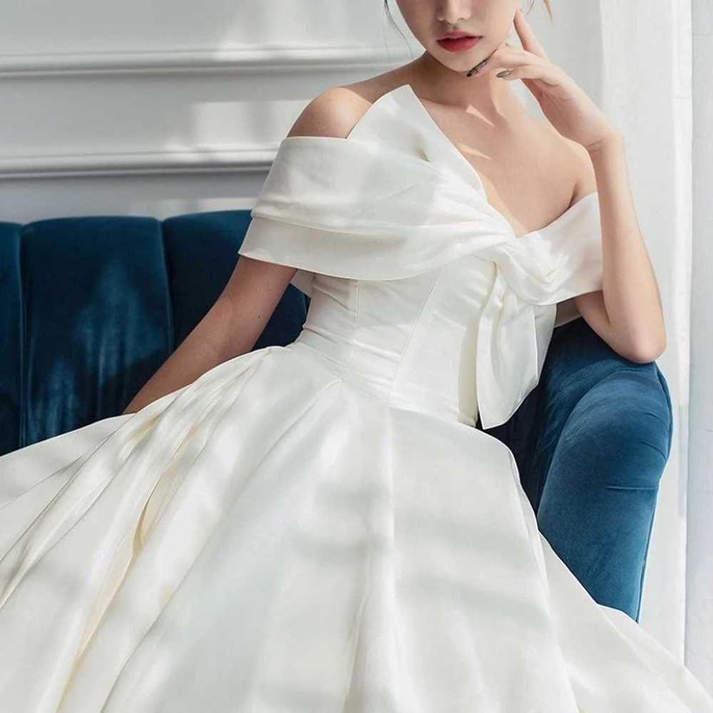 Bow-shaped Satin A-Line Wedding Gown - image 3
