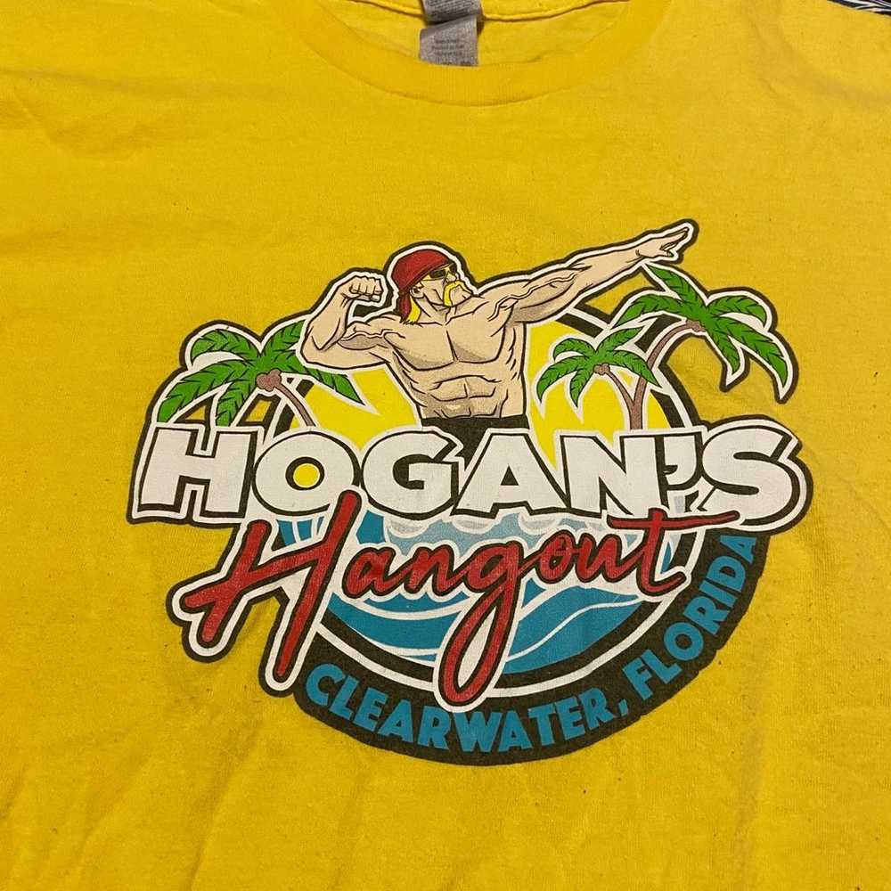 Hulk hogans hangout t shirt XL - image 2