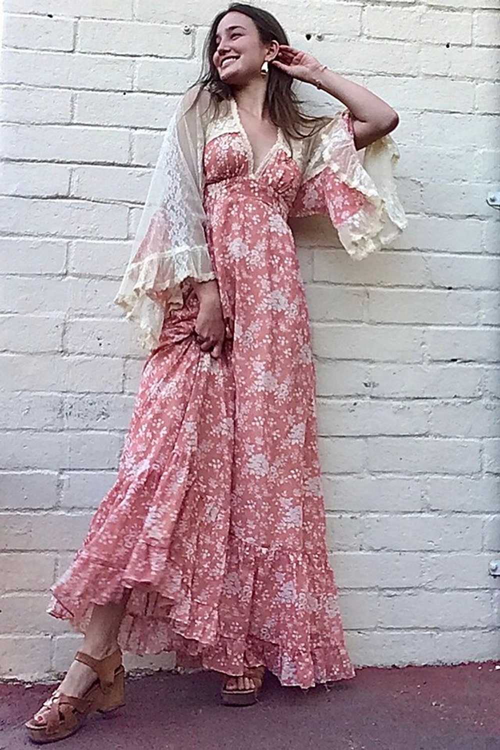 Vintage 1970s Gunne Sax Angel Sleeve Maxi Dress S… - image 2