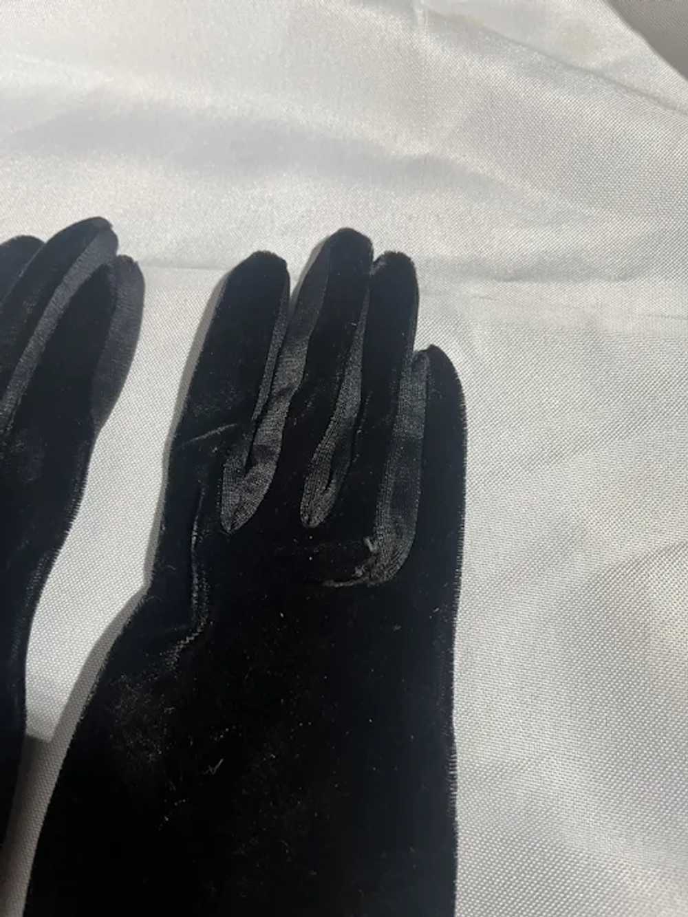 8" Black Velvet Gloves - image 3